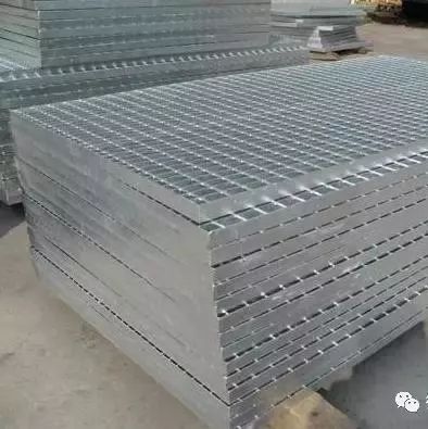 熱鍍鋅鋼格板的用途由不同的扁鋼間距所決定